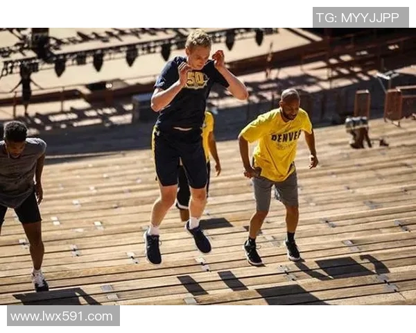 回馈社会！掘金官推晒出参加活动的照片与球迷分享